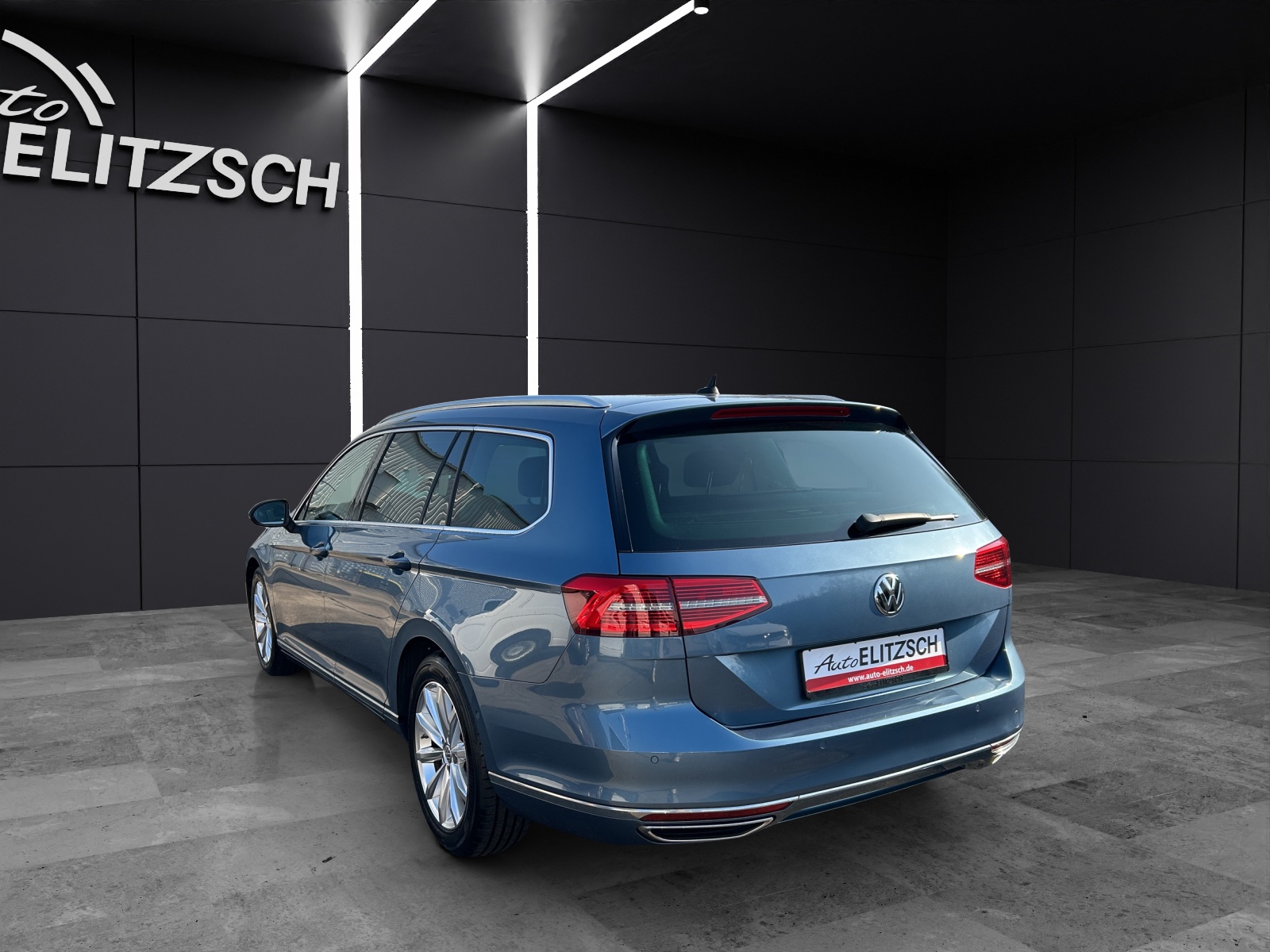 Fahrzeugabbildung Volkswagen Passat Variant Highline TSI DSG LED ACC STH PANO MASSAGE