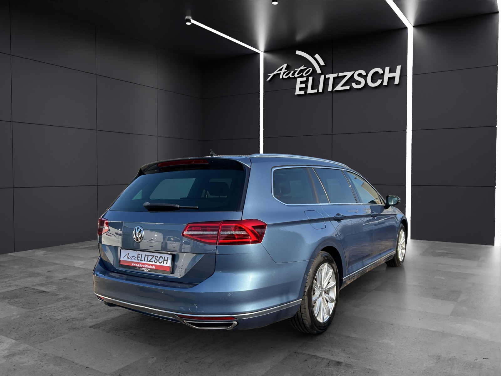 Fahrzeugabbildung Volkswagen Passat Variant Highline TSI DSG LED ACC STH PANO MASSAGE