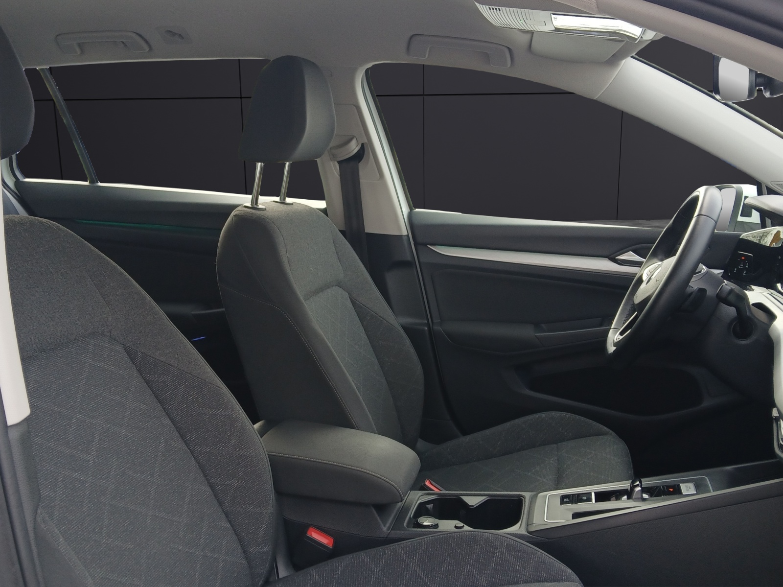 Fahrzeugabbildung Volkswagen Golf VIII Variant TDI Life DSG LED Navi AID ACC PDC SH