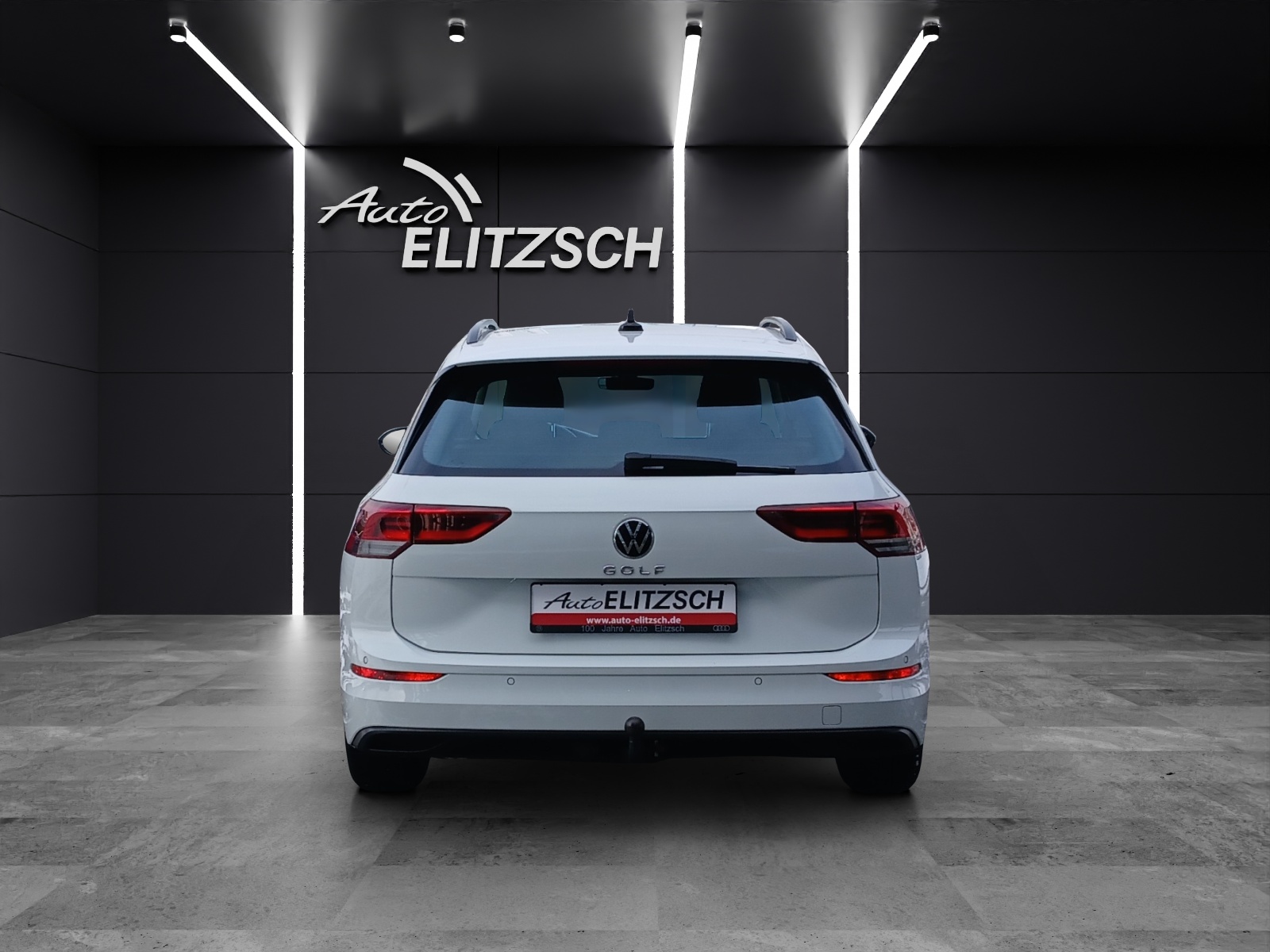 Fahrzeugabbildung Volkswagen Golf VIII Variant TDI Life DSG LED Navi AID ACC PDC SH