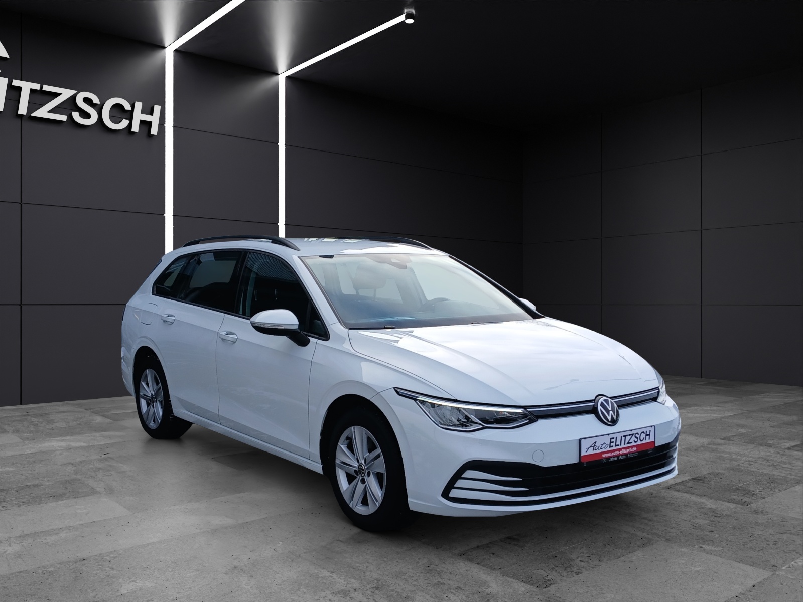 Fahrzeugabbildung Volkswagen Golf VIII Variant TDI Life DSG LED Navi AID ACC PDC SH