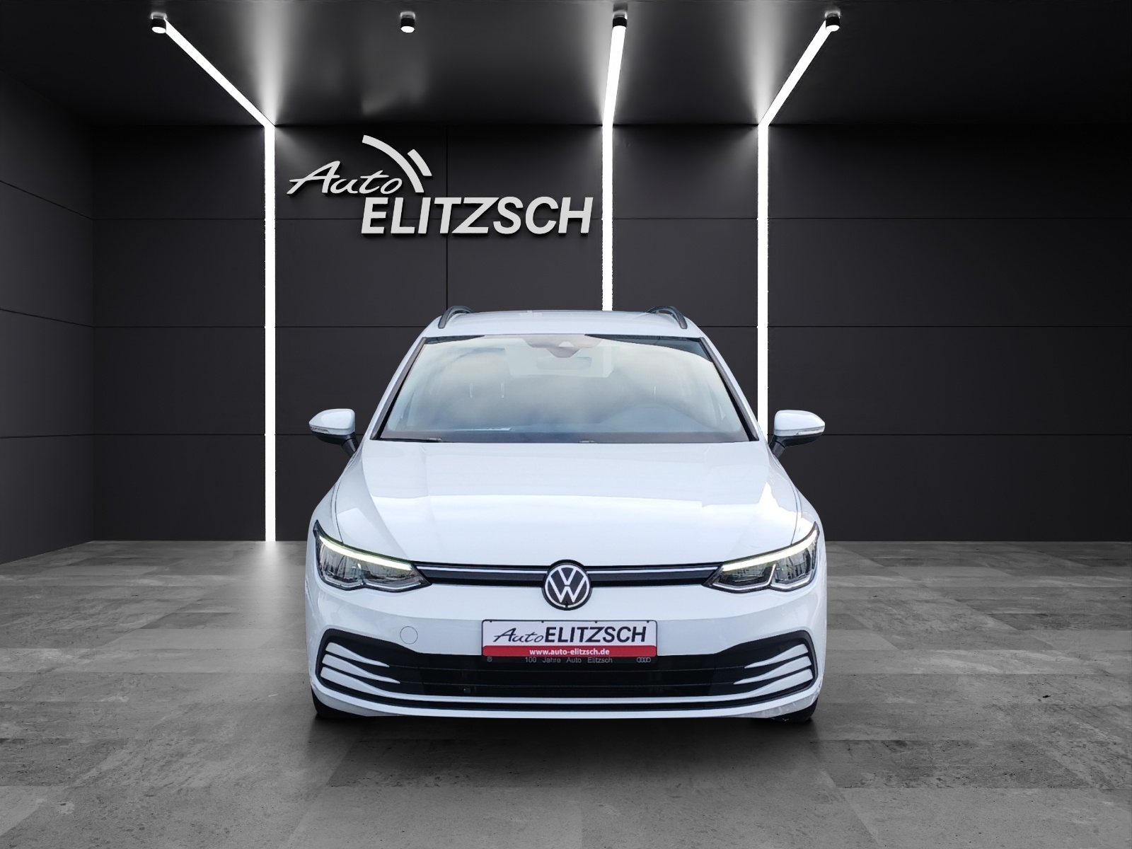 Fahrzeugabbildung Volkswagen Golf VIII Variant TDI Life DSG LED Navi AID ACC PDC SH