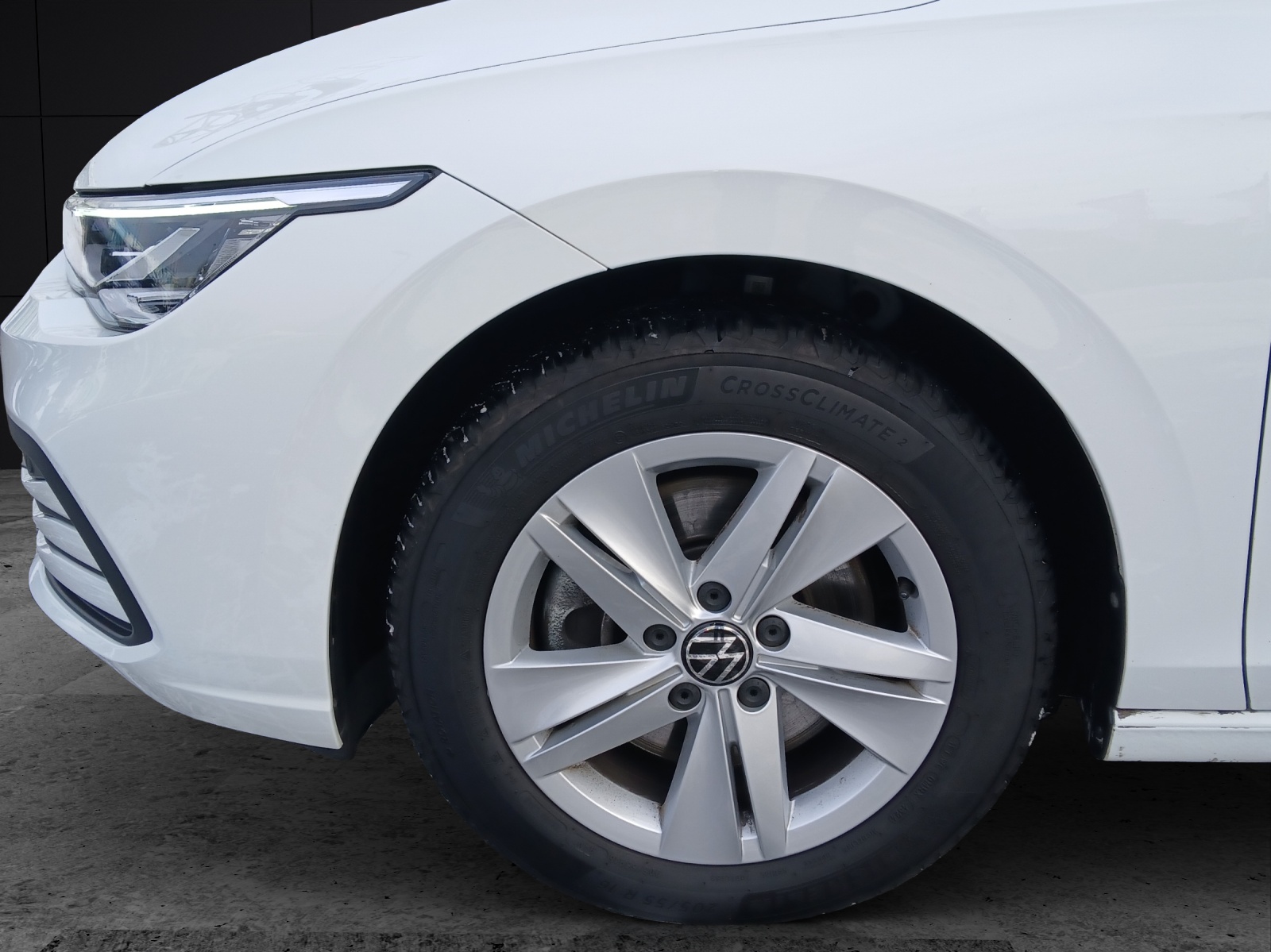 Fahrzeugabbildung Volkswagen Golf VIII Variant TDI Life DSG LED Navi AID ACC PDC SH