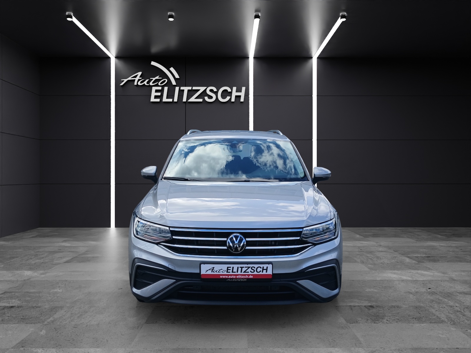 Fahrzeugabbildung Volkswagen Tiguan Allspace TDI Life DSG 7-Si LED AHK Navi AID ACC RFK SH