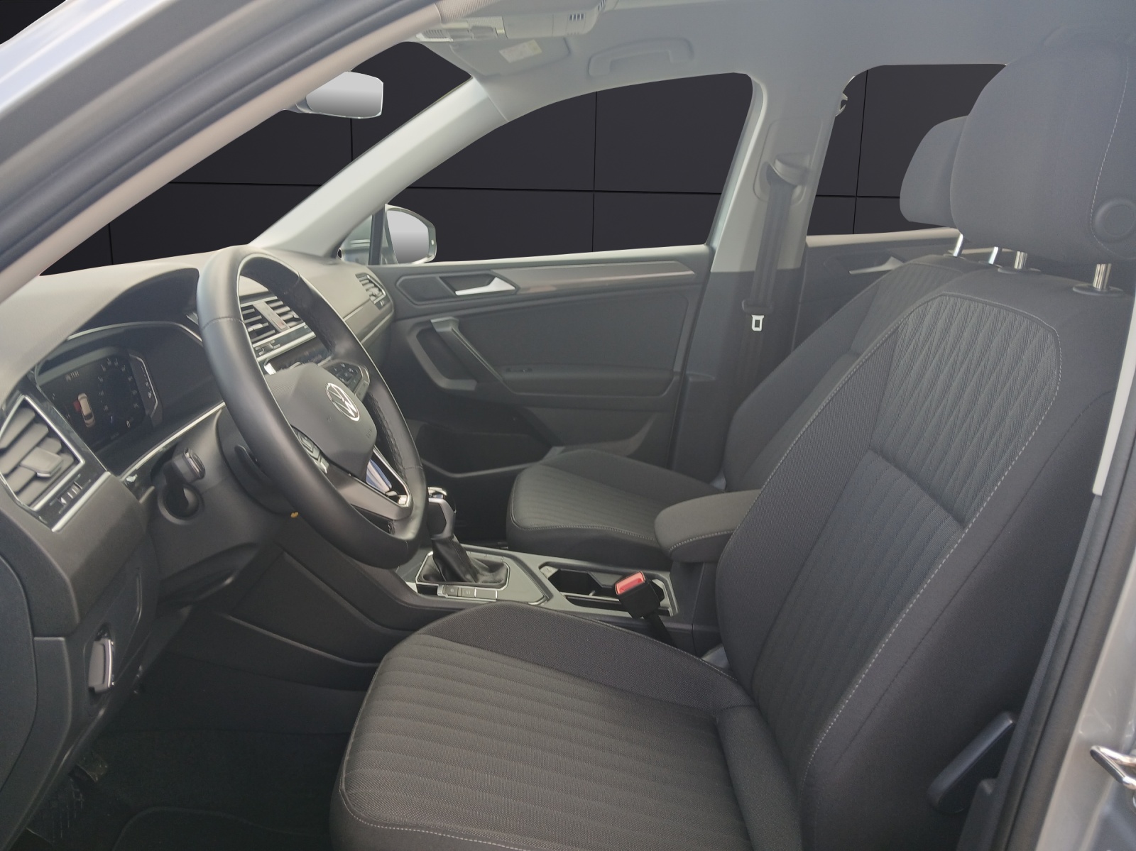 Fahrzeugabbildung Volkswagen Tiguan Allspace TDI Life DSG 7-Si LED AHK Navi AID ACC RFK SH