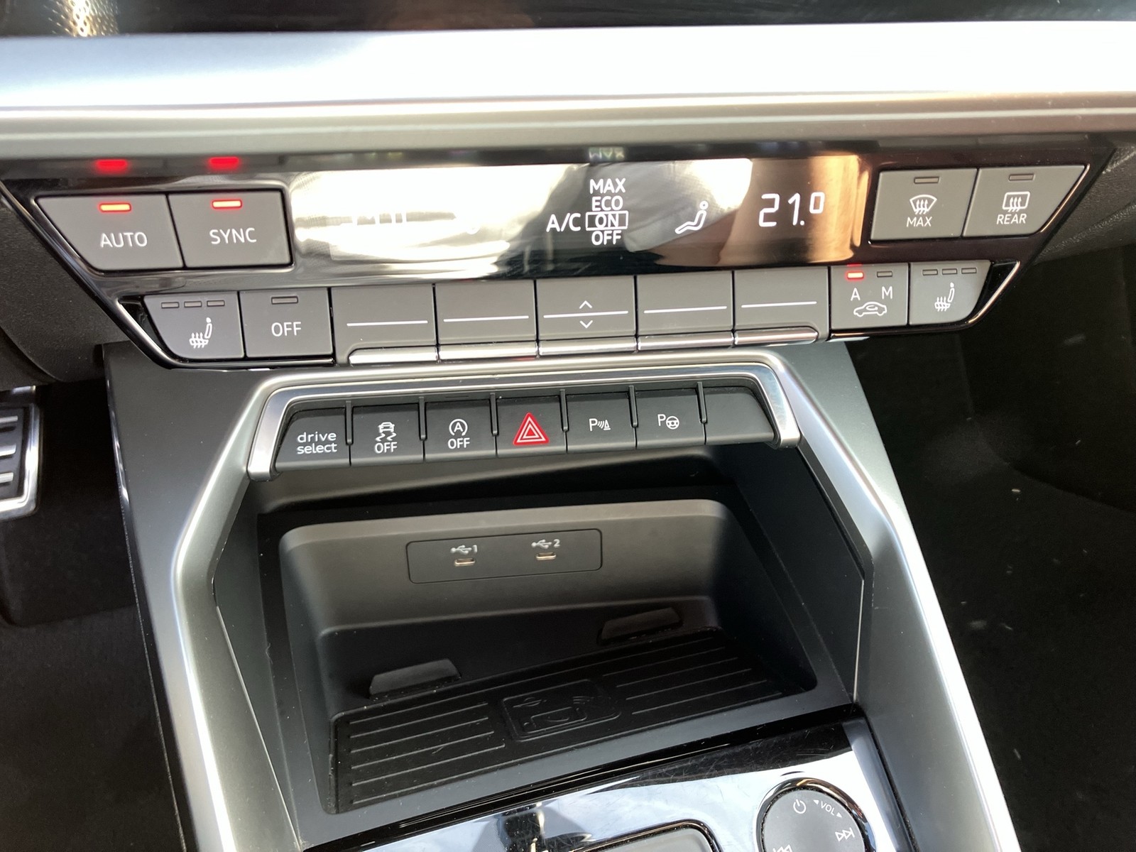 Fahrzeugabbildung Audi A3 Sportback 35 TFSI S line S tronic Matrix
