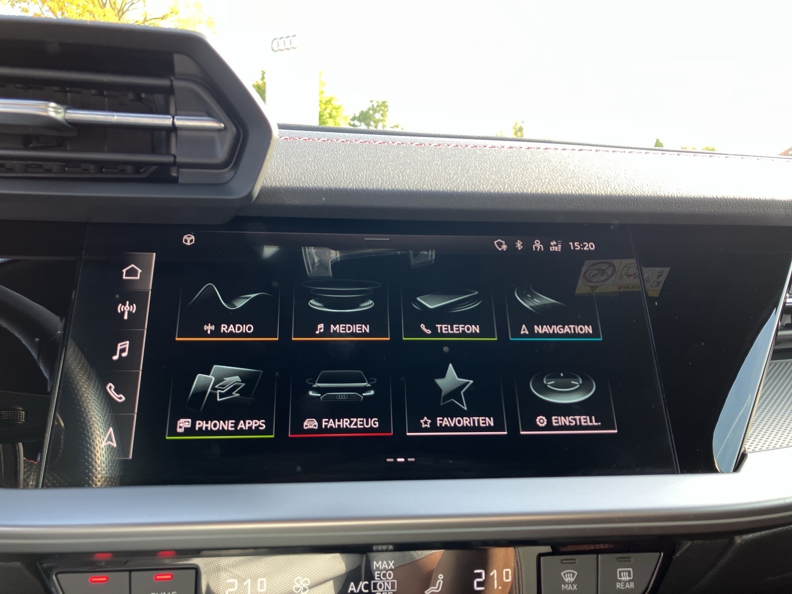 Fahrzeugabbildung Audi A3 Sportback 35 TFSI S line S tronic Matrix