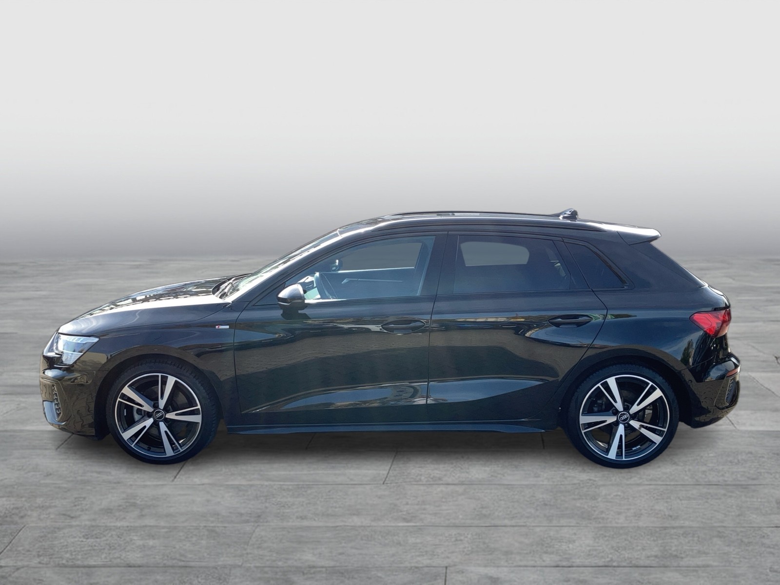 Fahrzeugabbildung Audi A3 Sportback 35 TFSI S line S tronic Matrix