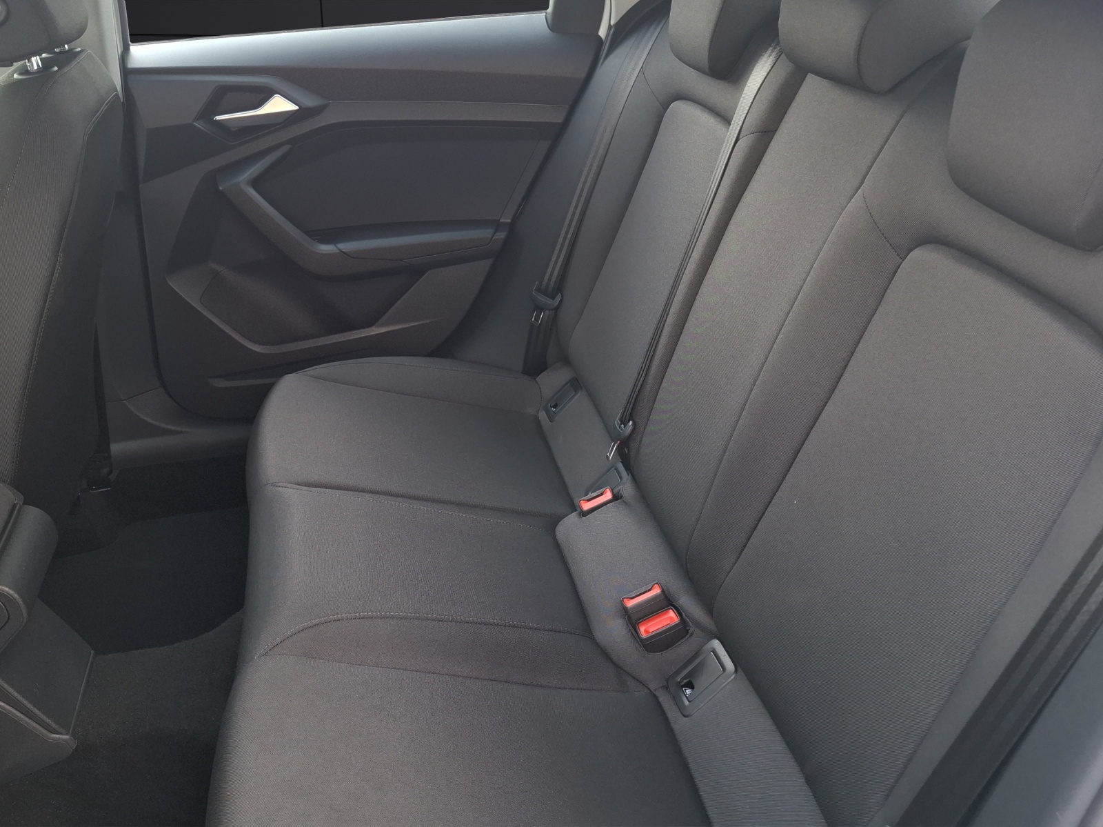 Fahrzeugabbildung Audi A1 Sportback 30 TFSI S-tronic LED Navi AVC GRA PDC SH