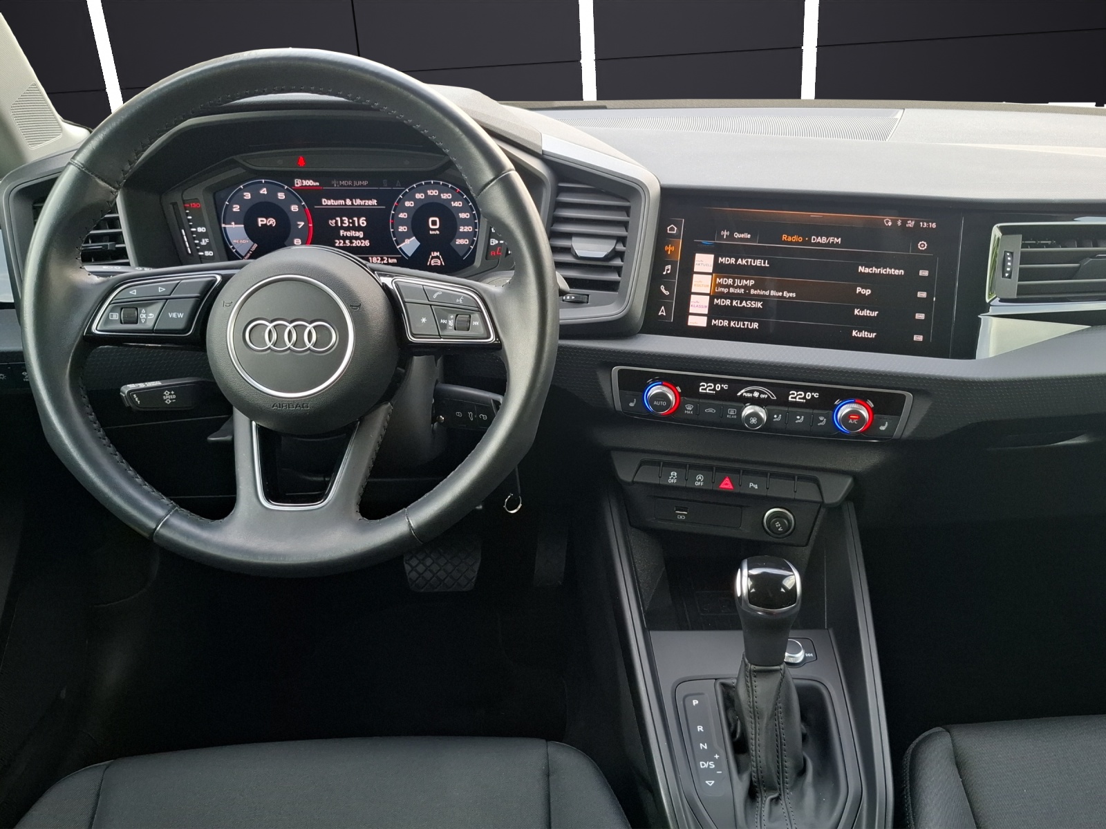 Fahrzeugabbildung Audi A1 Sportback 30 TFSI S-tronic LED Navi AVC GRA PDC SH