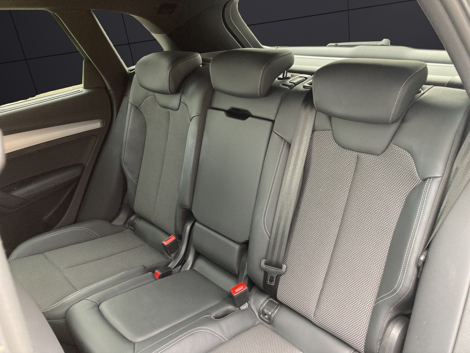Fahrzeugabbildung Audi Q5 55 TFSI e quattro S-line
