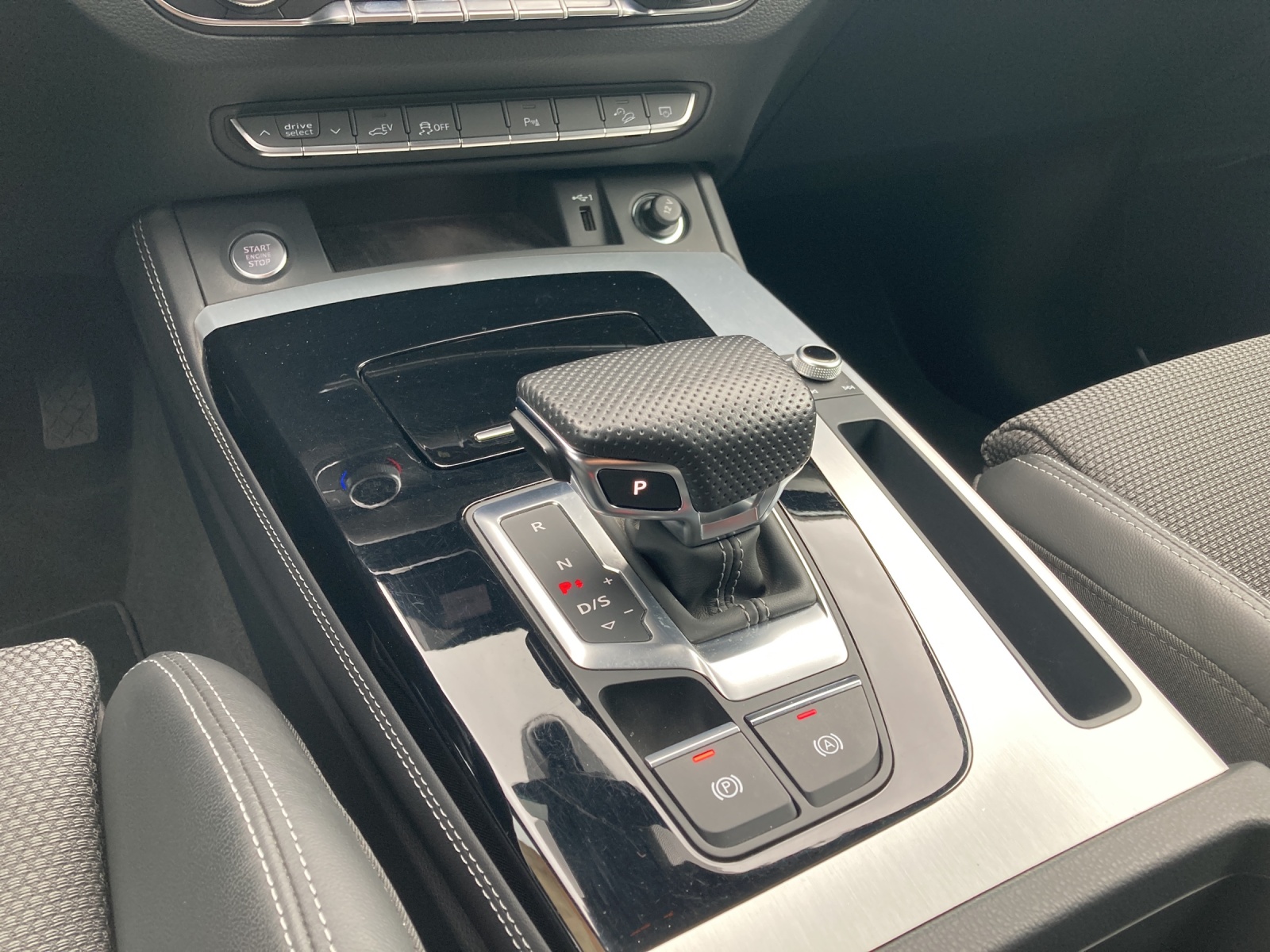 Fahrzeugabbildung Audi Q5 55 TFSI e quattro S-line