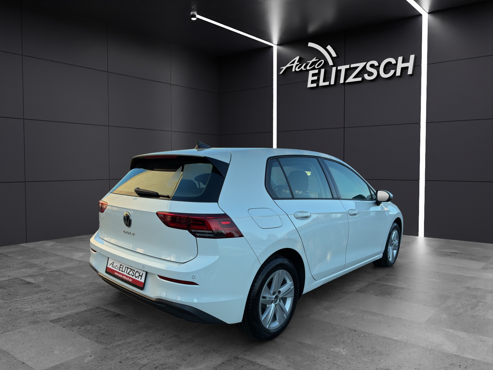 Fahrzeugabbildung Volkswagen Golf VIII Life DSG TDI LED ACC SH PDC Ambiente Navi Klima