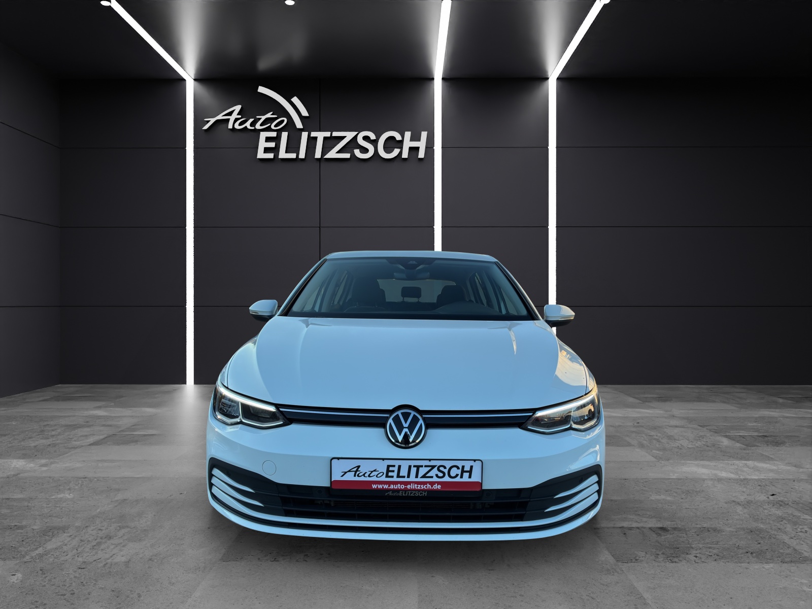 Fahrzeugabbildung Volkswagen Golf VIII Life DSG TDI LED ACC SH PDC Ambiente Navi Klima