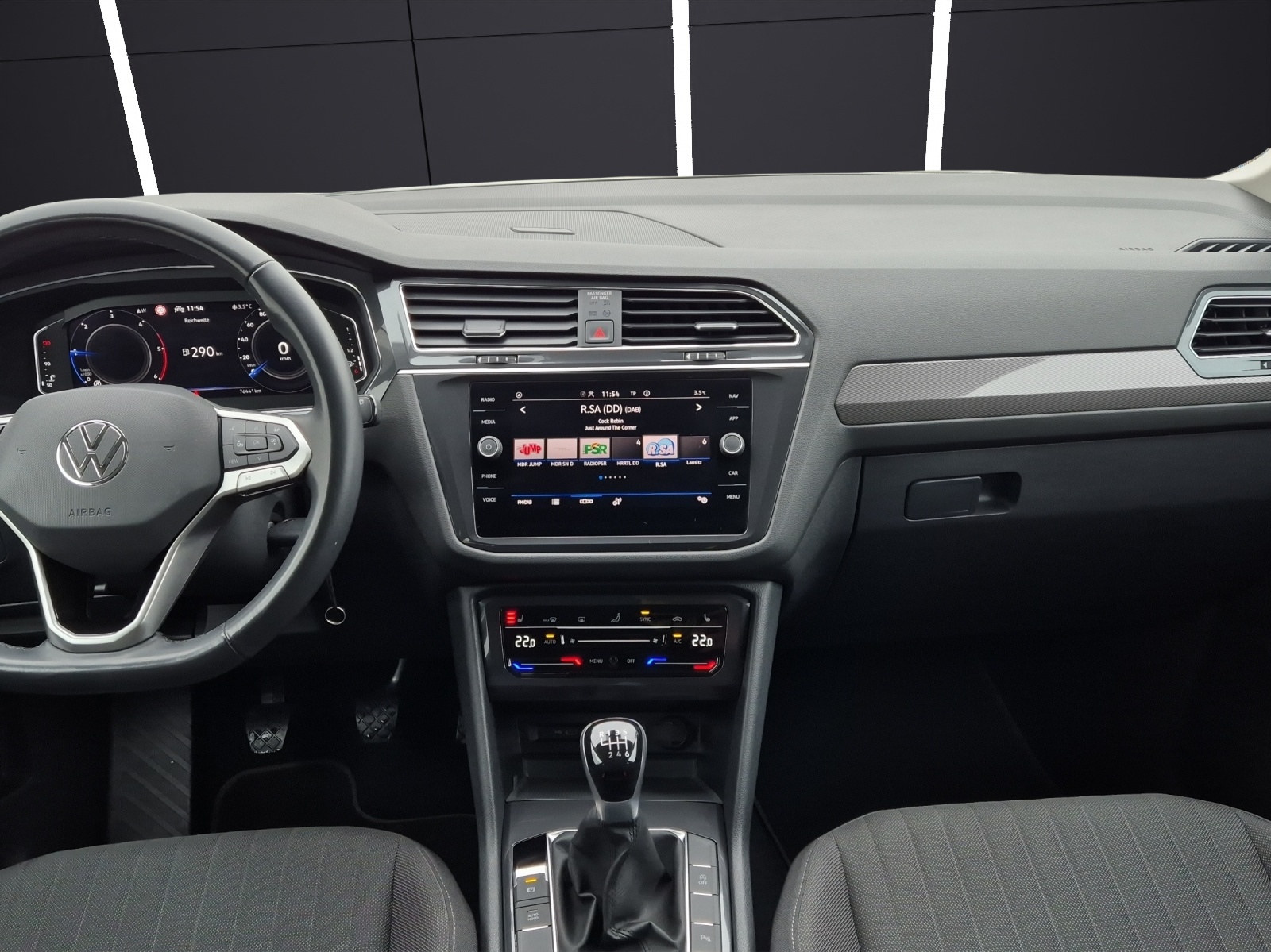 Fahrzeugabbildung Volkswagen Tiguan Allspace TDI LED AHK Navi AID ACC SH 18