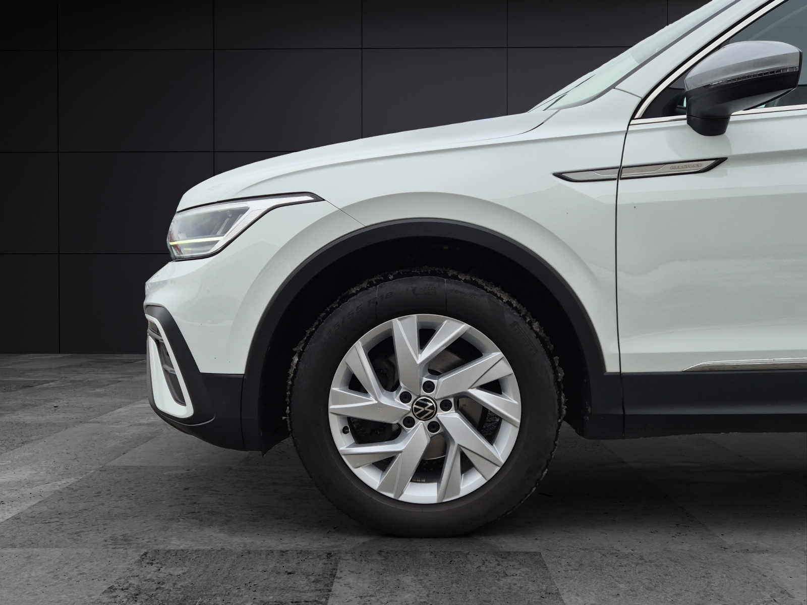 Fahrzeugabbildung Volkswagen Tiguan Allspace TDI LED AHK Navi AID ACC SH 18