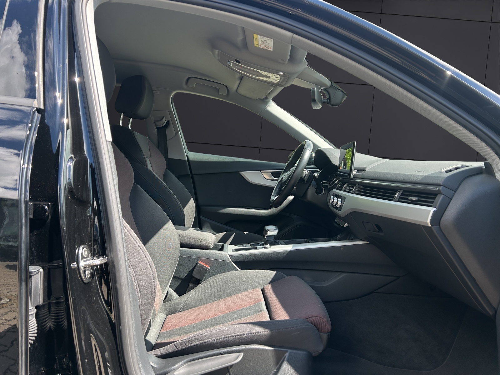 Fahrzeugabbildung Audi A4 Avant 35 TFSI S tronic ACC RKF CLIMA LED