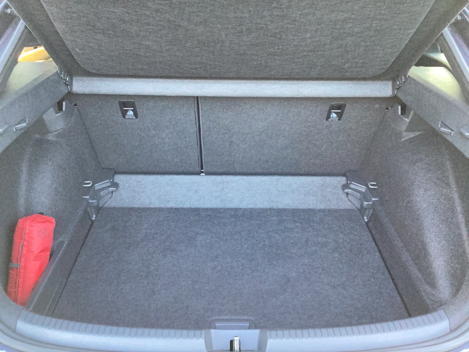 Fahrzeugabbildung Volkswagen Taigo R-Line MATRIX ACC AID NAVI PDC SHZ
