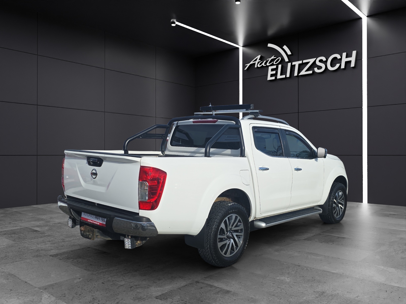 Fahrzeugabbildung Nissan Navara NP300 Tekna Double Cab 4x4 LED Navi AHK SHZ Kamera