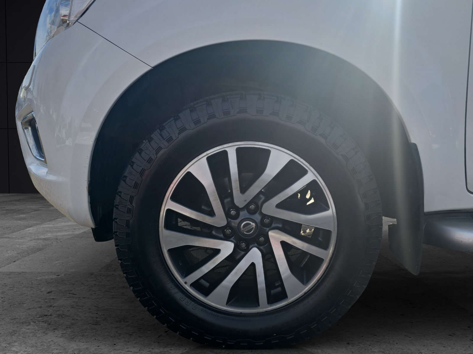 Fahrzeugabbildung Nissan Navara NP300 Tekna Double Cab 4x4 LED Navi AHK SHZ Kamera