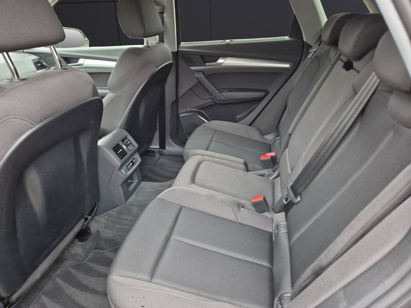 Fahrzeugabbildung Audi Q5 40 TFSI advanced quattro S-tronic STHZG Matrix AVC ACC RFK