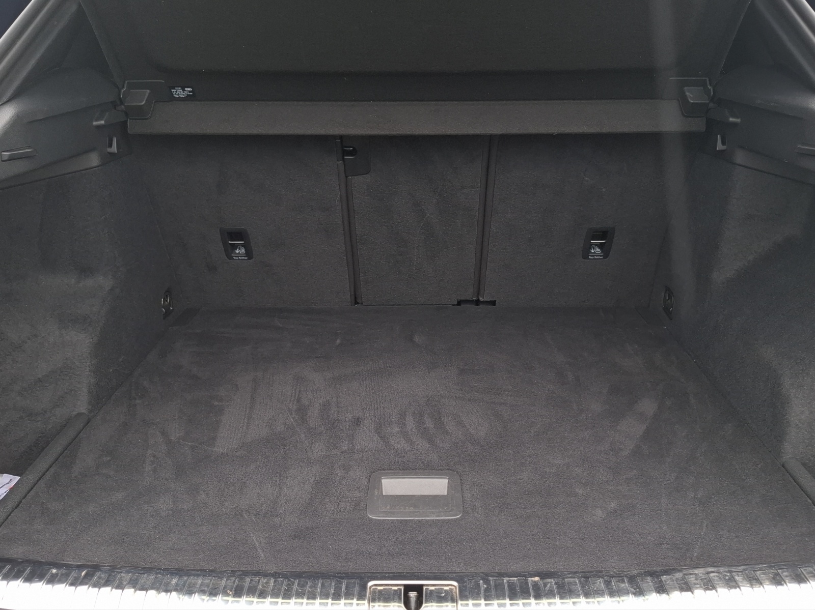 Fahrzeugabbildung Audi Q3 35 TFSI S-line S-tronic LED SHZ AVC APP ACC PDC