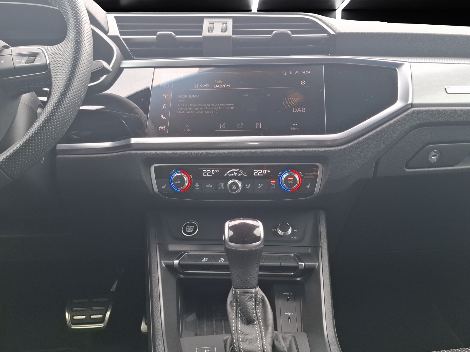 Fahrzeugabbildung Audi Q3 35 TFSI S-line S-tronic LED SHZ AVC APP ACC PDC
