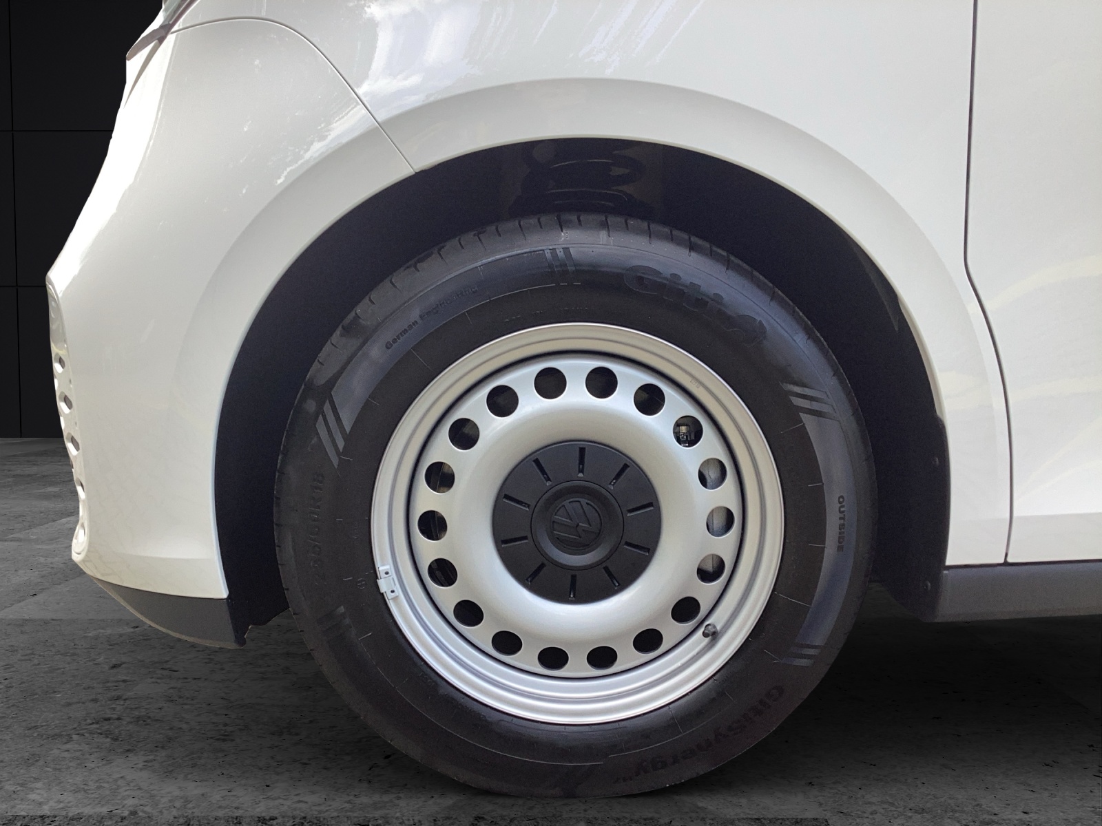 Fahrzeugabbildung Volkswagen ID. Buzz Cargo Pro AHK IQ Light ACC PDC REAR VIEW KLIMA