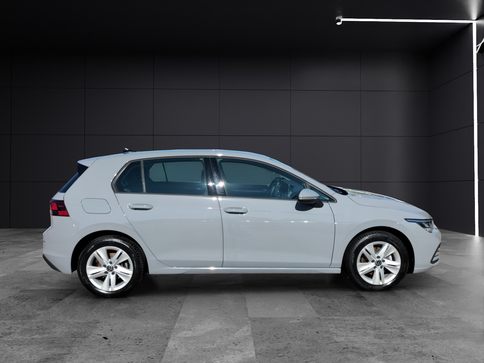 Fahrzeugabbildung Volkswagen Golf VIII TSI Life ACC Kamera LED Navi