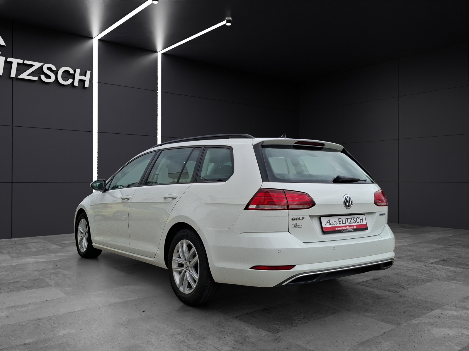 Fahrzeugabbildung Volkswagen Golf VII Variant TSI Comfortline Navi ACC RFK SH LM