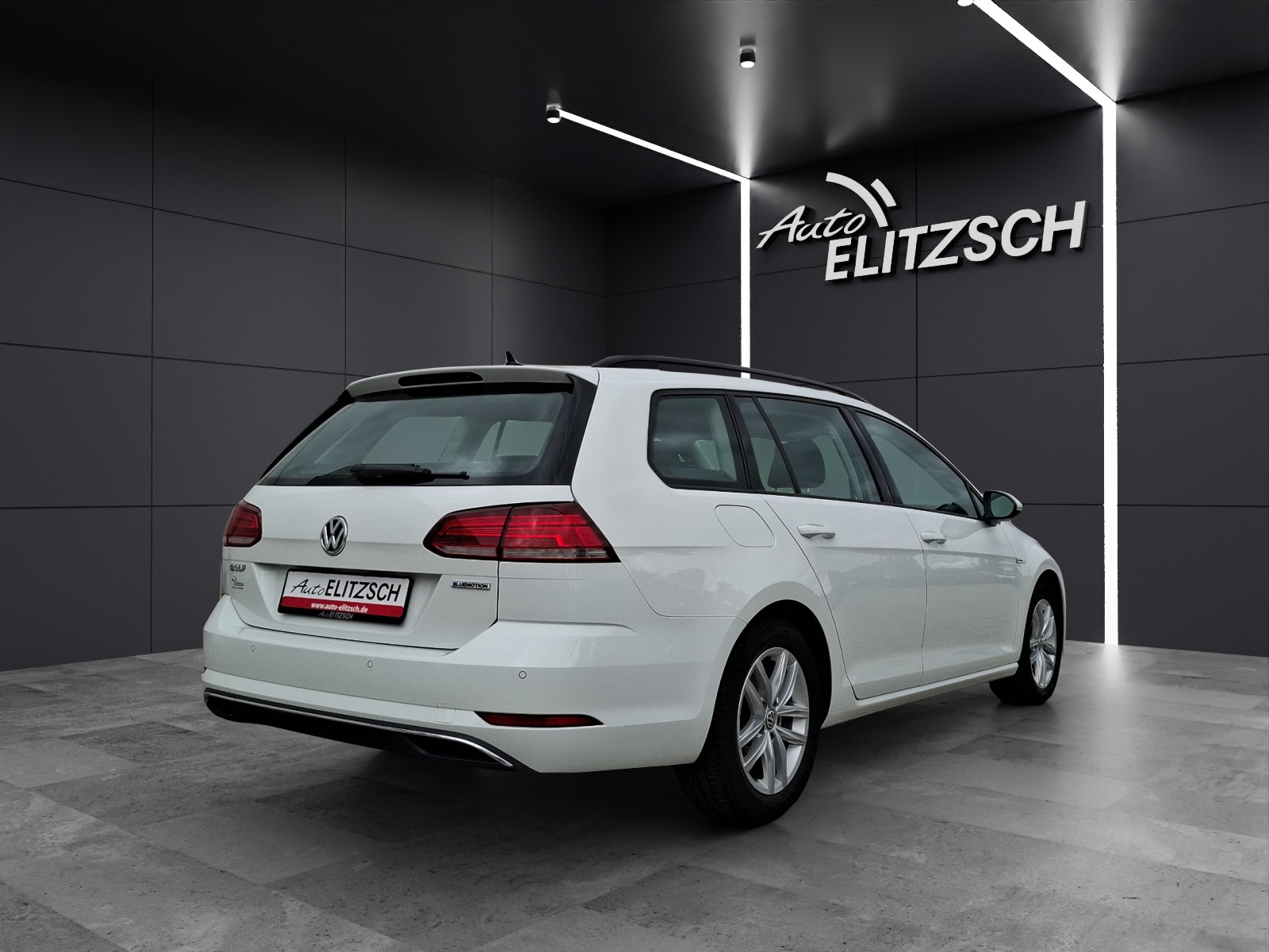 Fahrzeugabbildung Volkswagen Golf VII Variant TSI Comfortline Navi ACC RFK SH LM