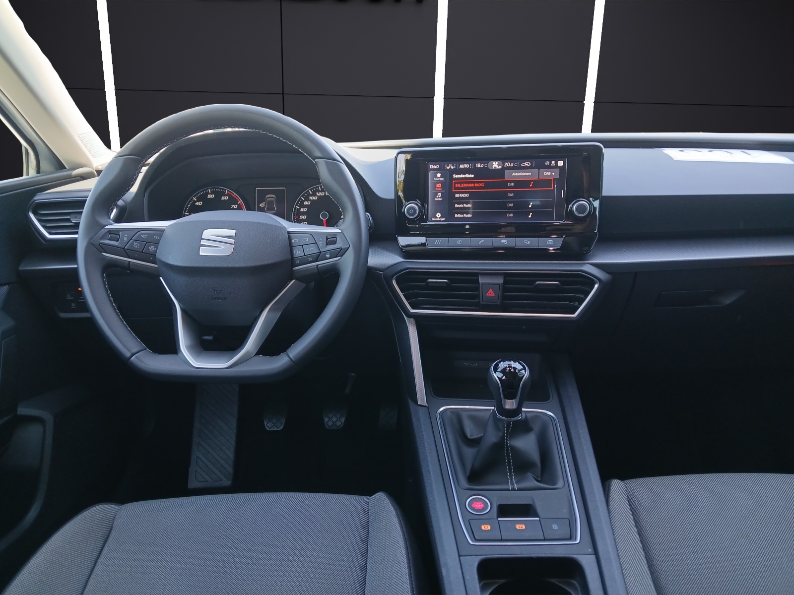 Fahrzeugabbildung SEAT Leon 1.0 TSI Style LED Climatronic GRA PDC SH LM