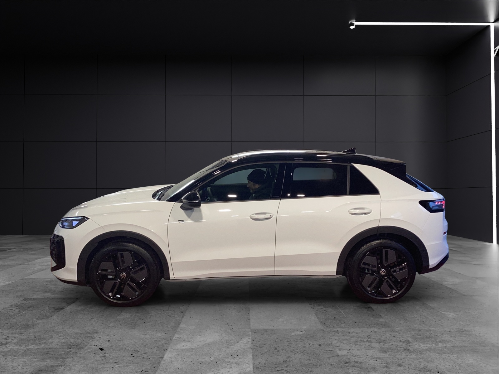 Fahrzeugabbildung Volkswagen T-Roc R-Line-Black-Style AHZV IQ.LIGHT SH H&K