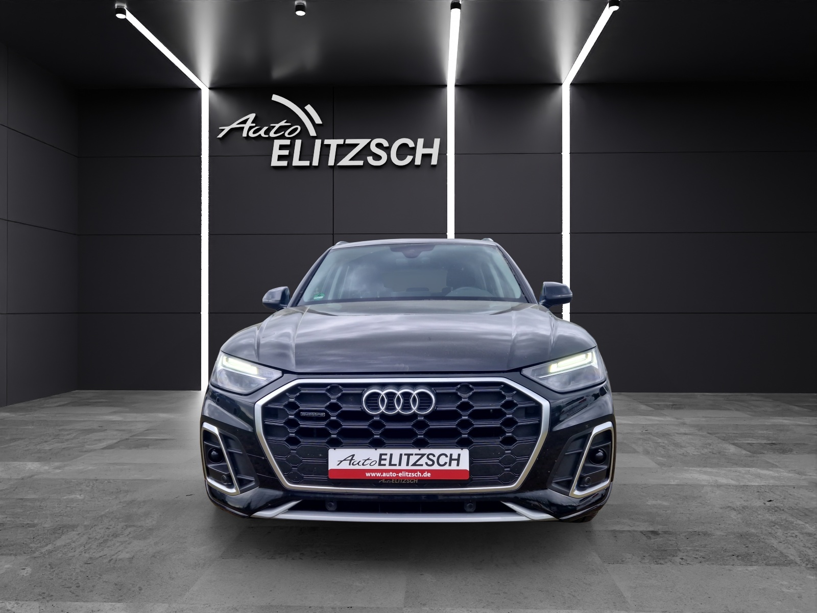 Fahrzeugabbildung Audi Q5 TDI quattro S line Navi RearView