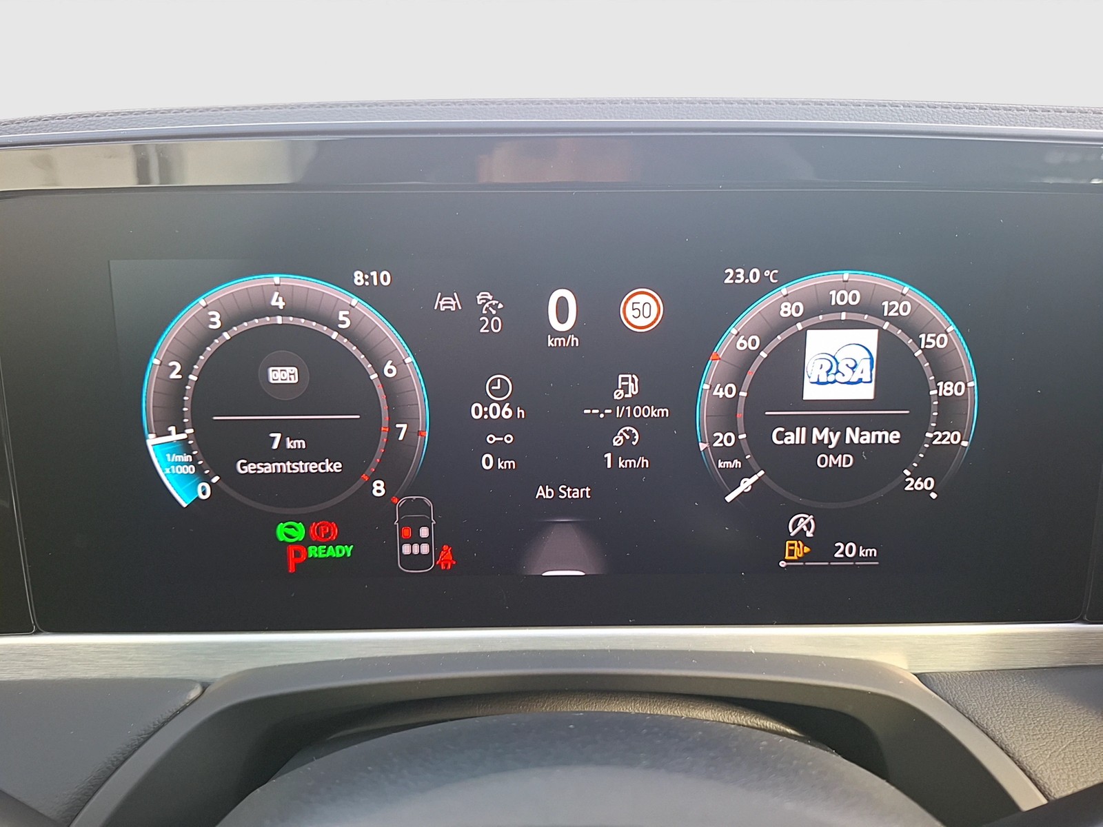 Fahrzeugabbildung Volkswagen Passat Variant eTSI Elegance DSG Matrix AHK Navi AID HUD ACC RFK SH
