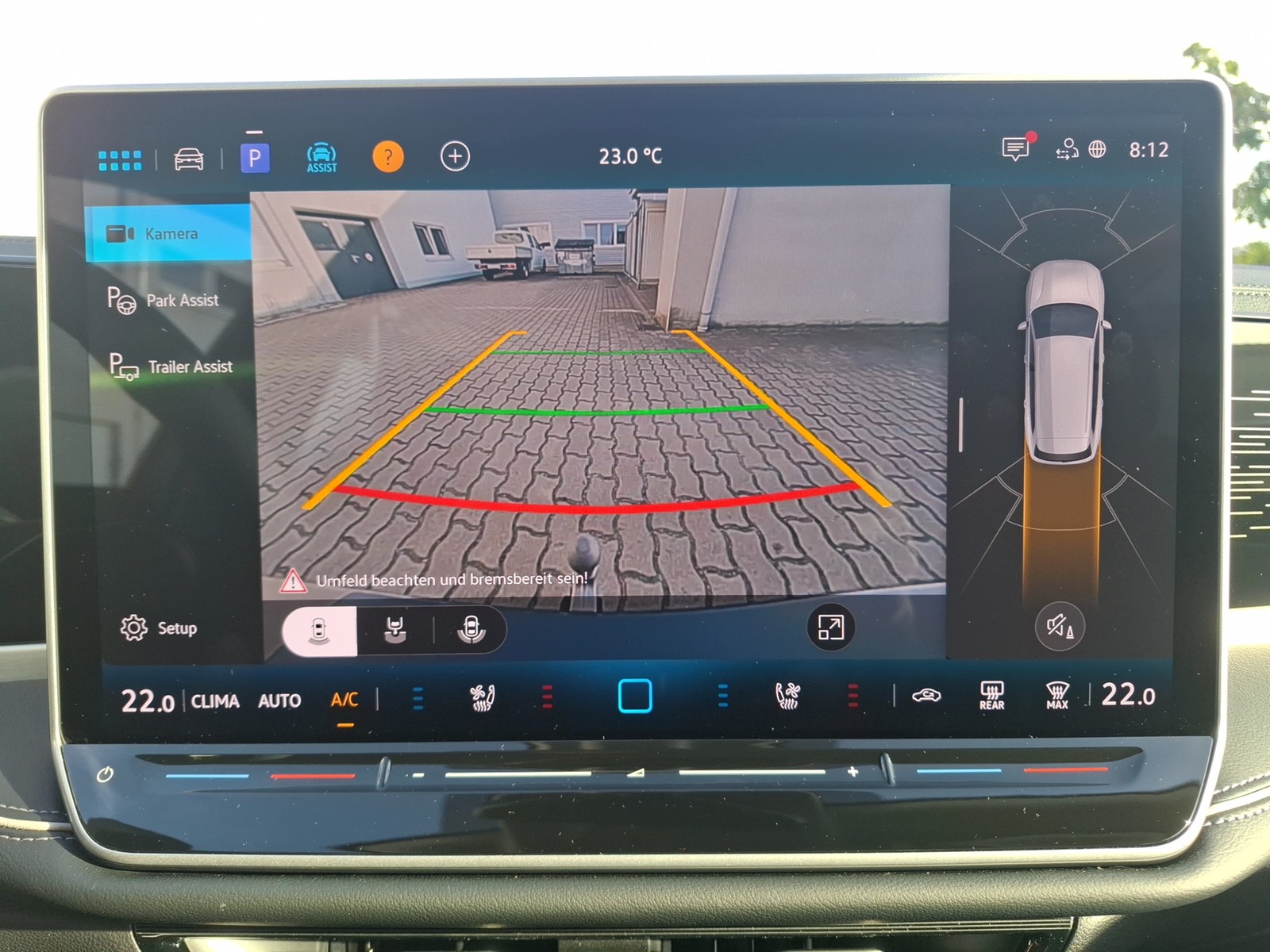 Fahrzeugabbildung Volkswagen Passat Variant eTSI Elegance DSG Matrix AHK Navi AID HUD ACC RFK SH