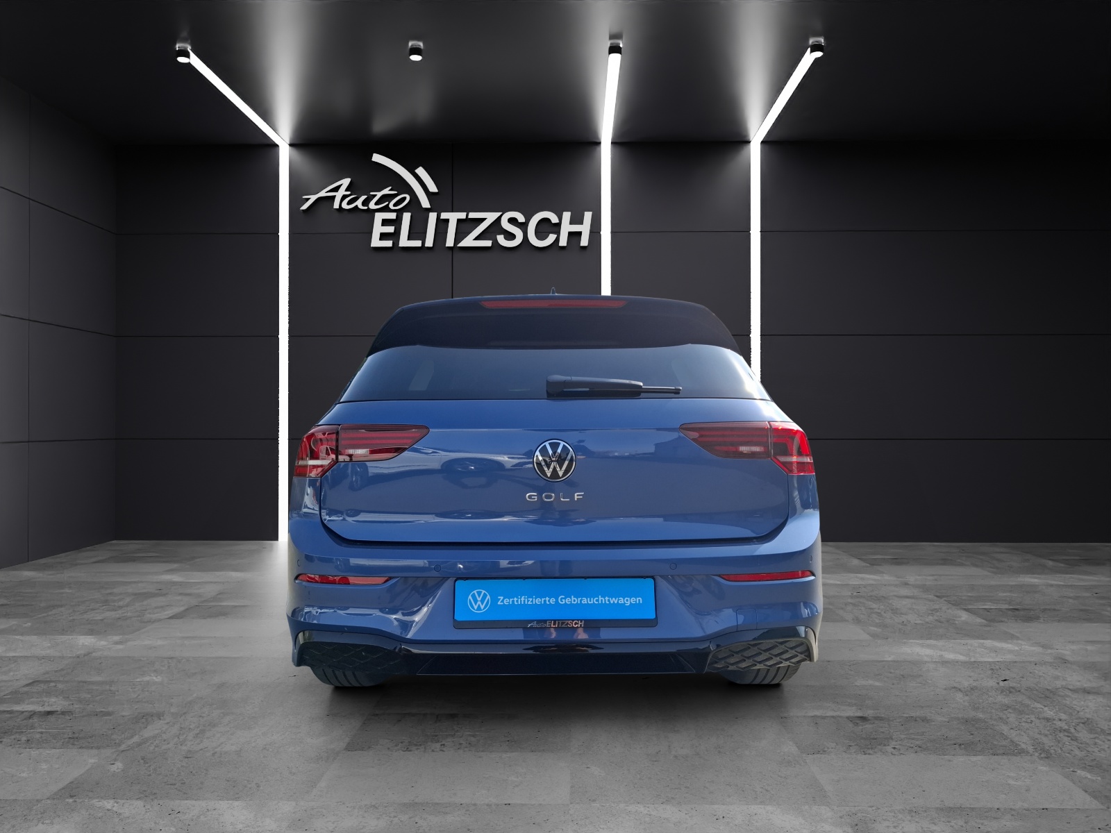 Fahrzeugabbildung Volkswagen Golf VIII TSI R-Line LED APP AID ACC RFK SH LHZ LM