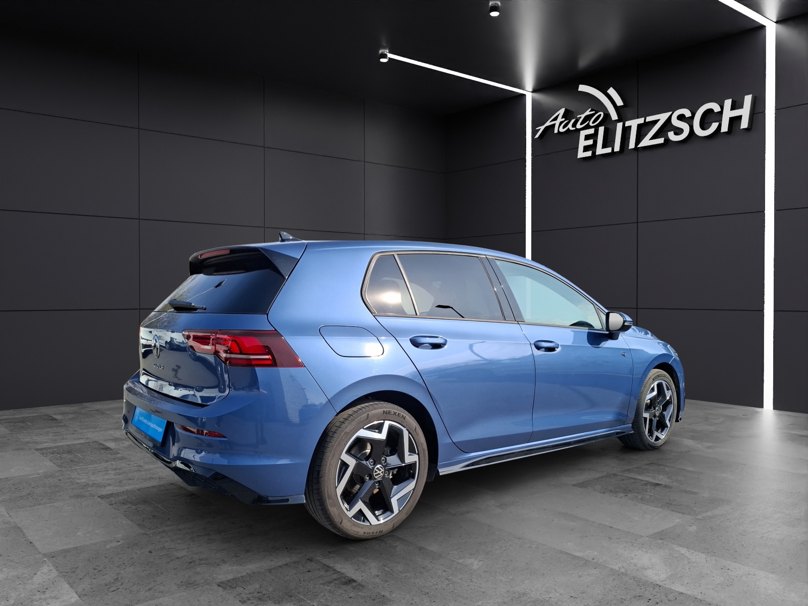 Fahrzeugabbildung Volkswagen Golf VIII TSI R-Line LED APP AID ACC RFK SH LHZ LM