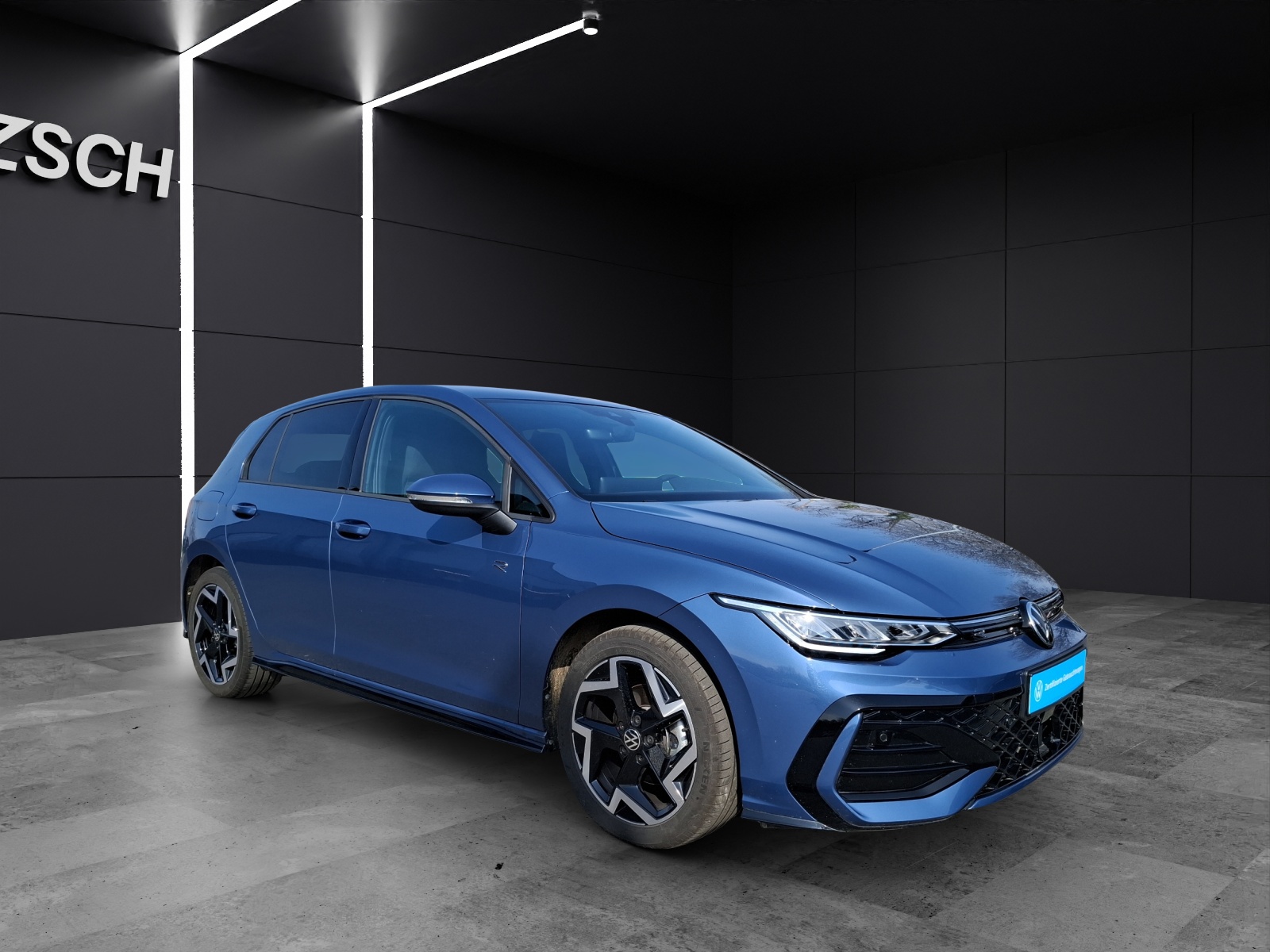 Fahrzeugabbildung Volkswagen Golf VIII TSI R-Line LED APP AID ACC RFK SH LHZ LM