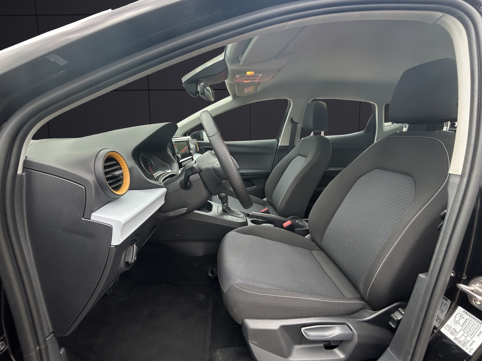 Fahrzeugabbildung SEAT Ibiza TSI Style DSG LED PDC CarPlay GRA SH