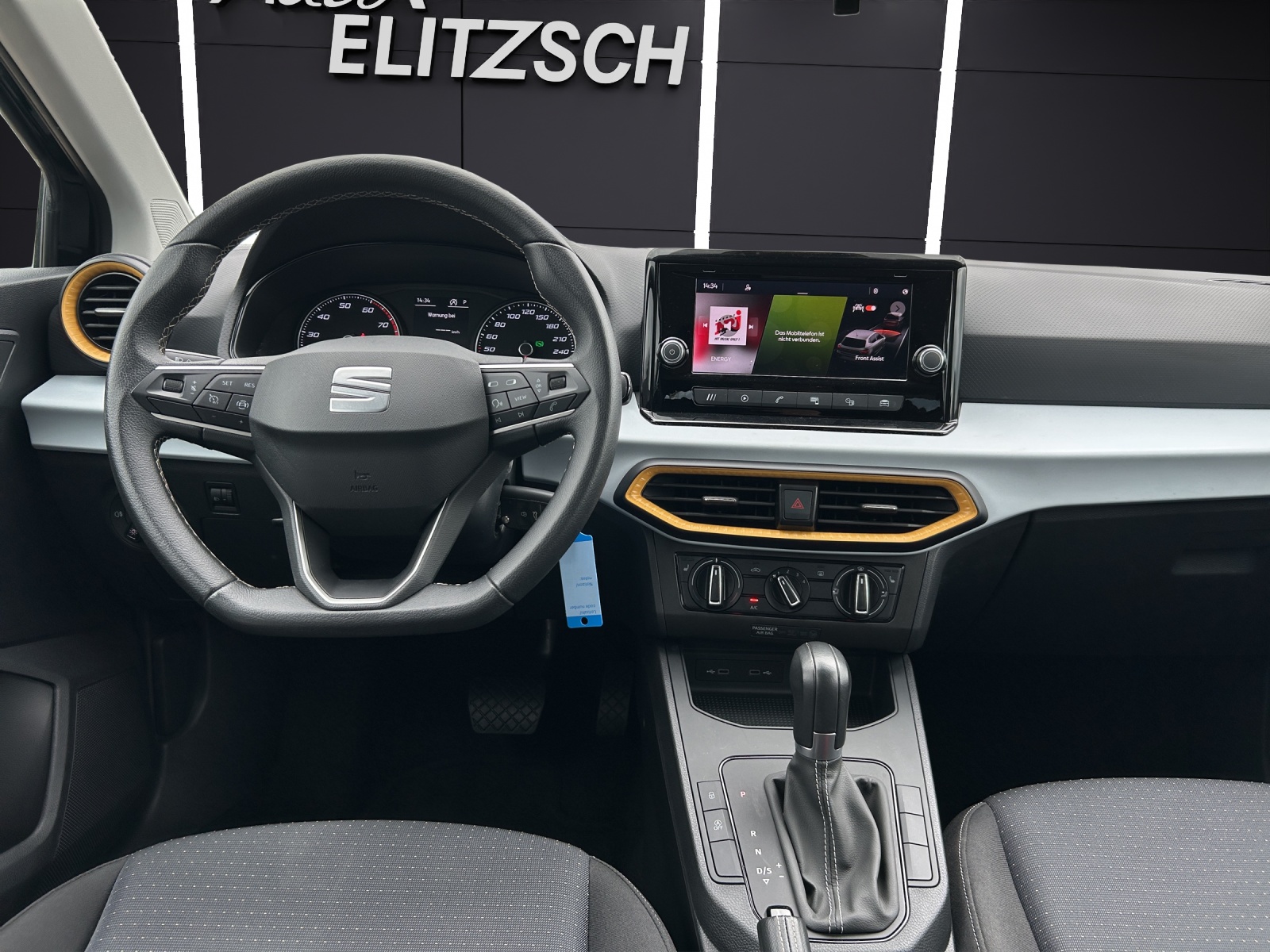Fahrzeugabbildung SEAT Ibiza TSI Style DSG LED PDC CarPlay GRA SH
