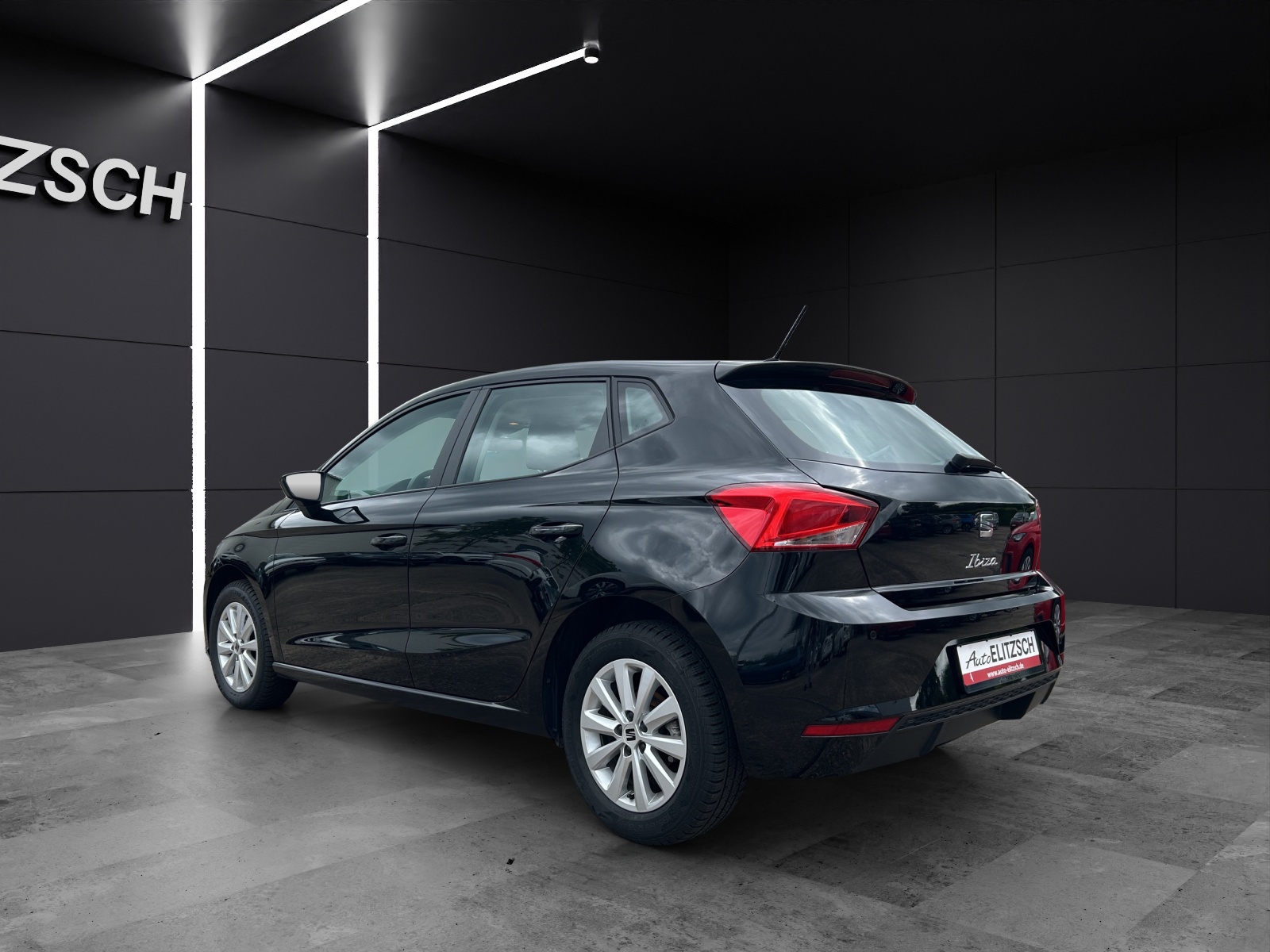 Fahrzeugabbildung SEAT Ibiza TSI Style DSG LED PDC CarPlay GRA SH