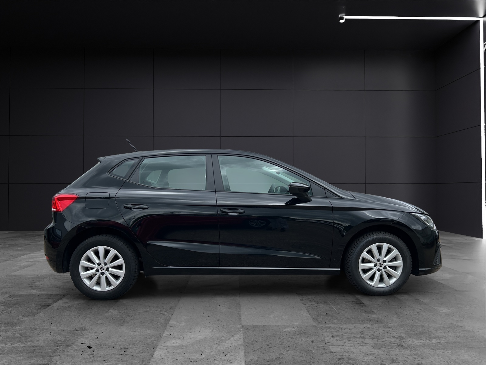 Fahrzeugabbildung SEAT Ibiza TSI Style DSG LED PDC CarPlay GRA SH