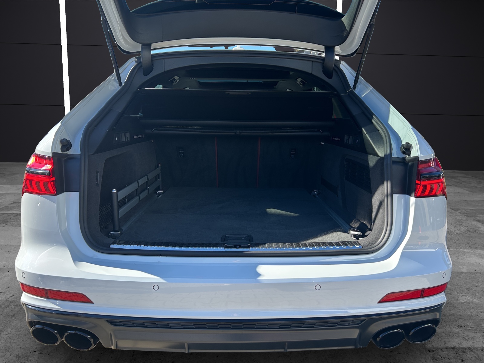 Fahrzeugabbildung Audi S6 Avant TDI quattro HD MATRIX AHZV PANO RFK ACC