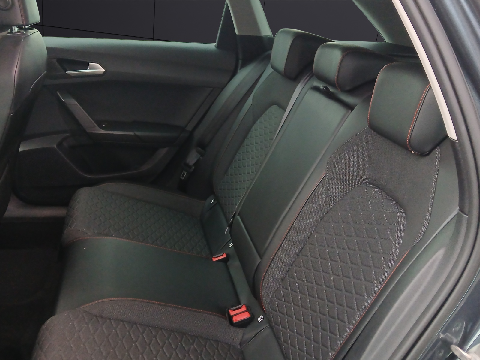 Fahrzeugabbildung SEAT Leon Sportstourer FR 1.5 TSI ACT ACC LED NAVI KLIMA