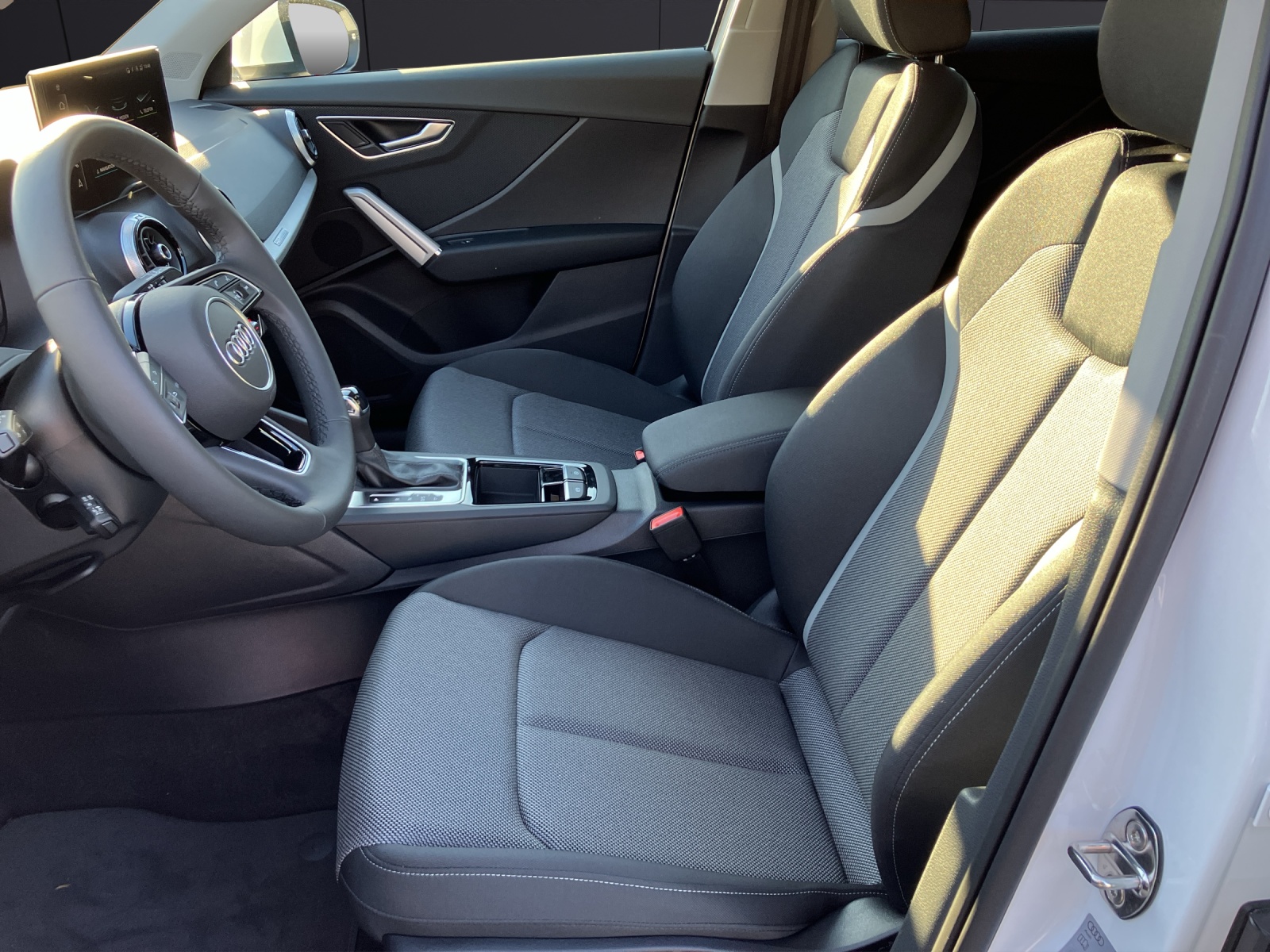 Fahrzeugabbildung Audi Q2 35 TFSI advanced LED NAVI