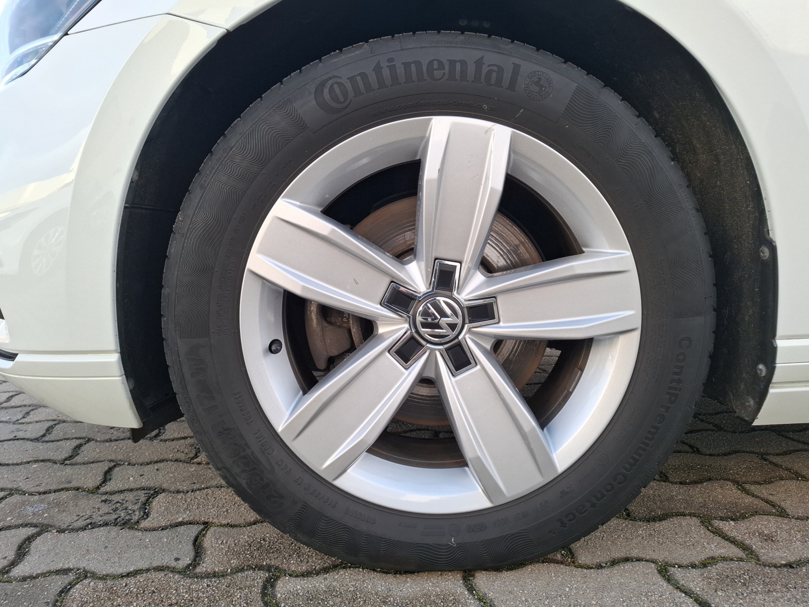 Fahrzeugabbildung Volkswagen Passat Variant TDI Business DSG Standhzg LED Navi ACC RFK SH