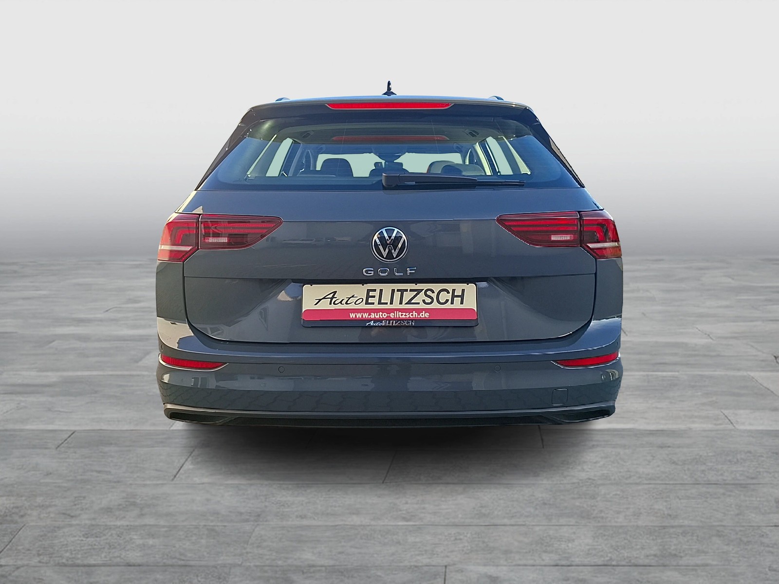 Fahrzeugabbildung Volkswagen Golf VIII Variant TSI Life LEDplus Navi AID ACC PDC SH