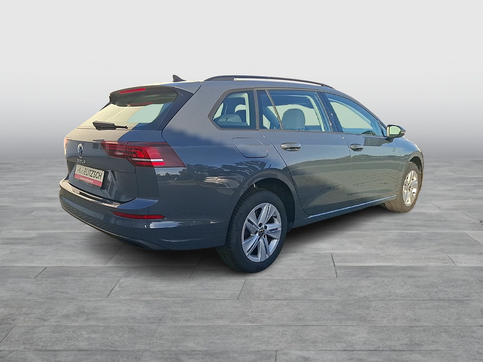 Fahrzeugabbildung Volkswagen Golf VIII Variant TSI Life LEDplus Navi AID ACC PDC SH