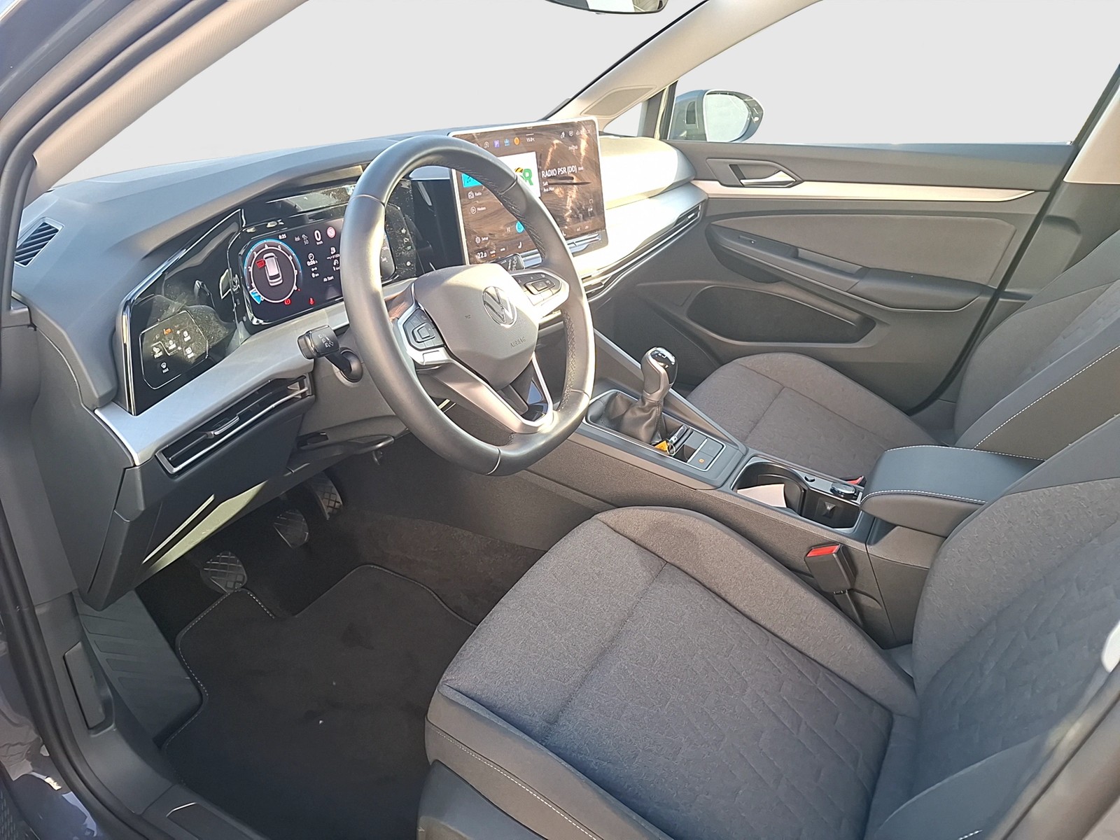 Fahrzeugabbildung Volkswagen Golf VIII Variant TSI Life LEDplus Navi AID ACC PDC SH